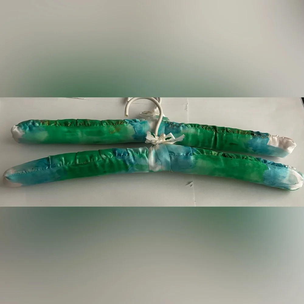 New Two Hangers Bow with Rose Hand Painted by Artist Blue Green made in USA